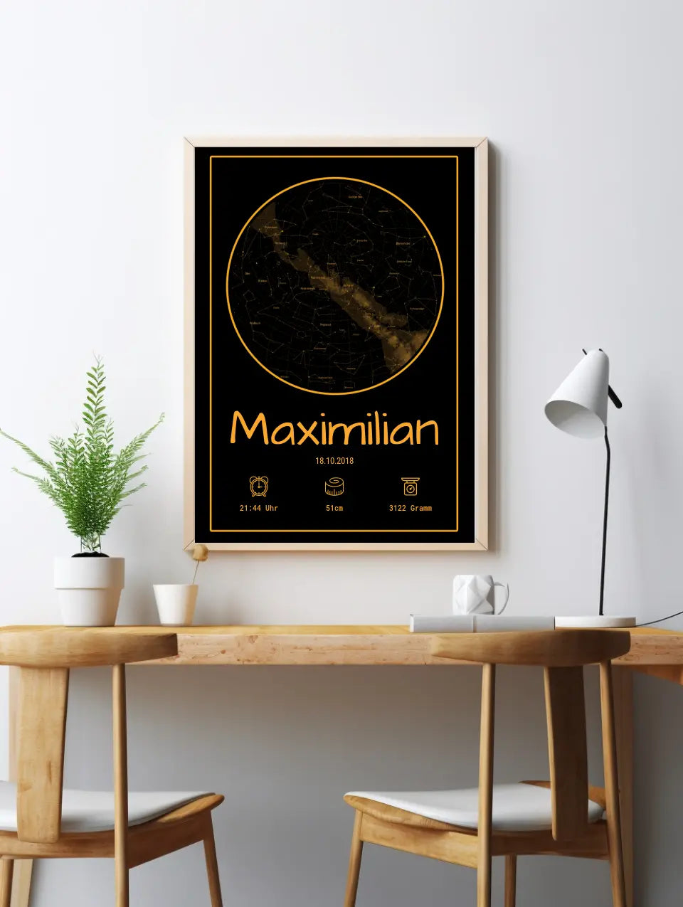 Personalisiertes Poster mit Sternenbild zur Geburtsstunde im Holzrahmen